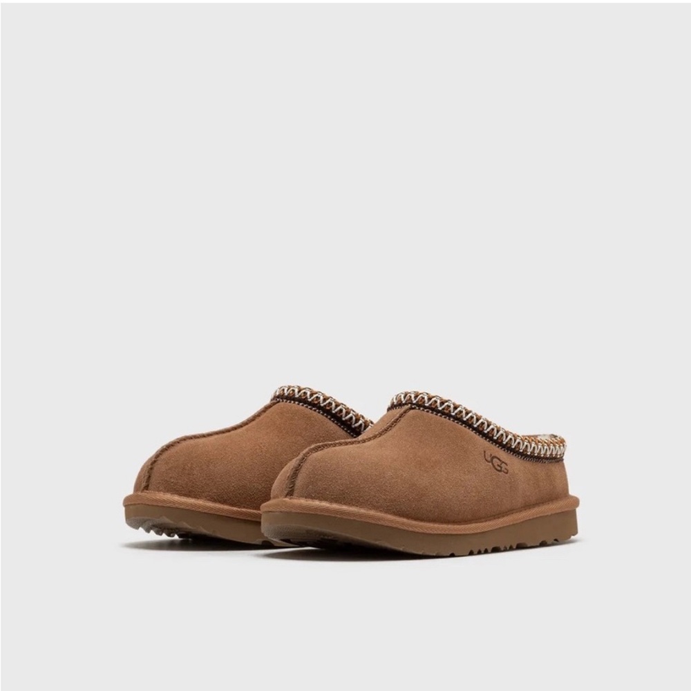 Ugg tasmin slippers. NWT. Box included.
